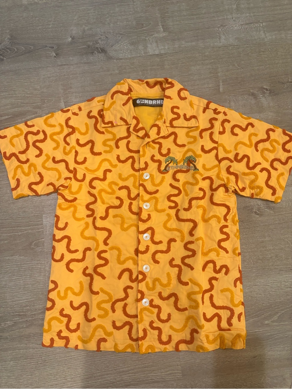 6thNBRHD Cool Sunset Orange Short-Sleeve Button-Down Shirt with Palm Embroidery